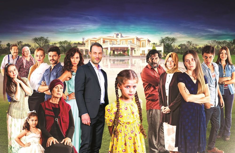 Así lucen hoy los galanes de “Elif”, la novela turca furor en Argentina