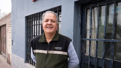 Los Andes | Un ejemplo de vida: quedó viudo al nacer su cuarto hijo y salió adelante: Los veo realizados y me siento orgulloso.Carlos tiene 72 años y recién ahora puede mirar hacia atrás y contemplar los frutos del trabajo realizado. Sus hijos tenían entre 7 años y