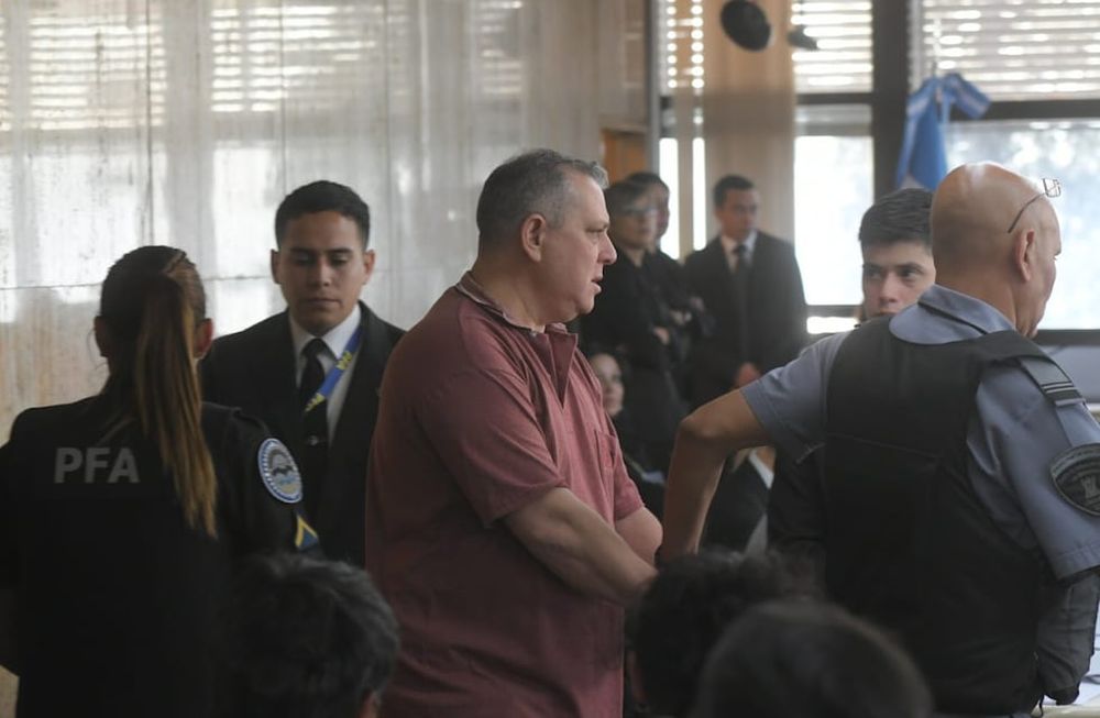 Diego Barrera, condenado a perpetua por el homicidio de Diego Aliaga, llega a declarar en el juicio oral contra Walter Bento. Foto: Ignacio Blanco.