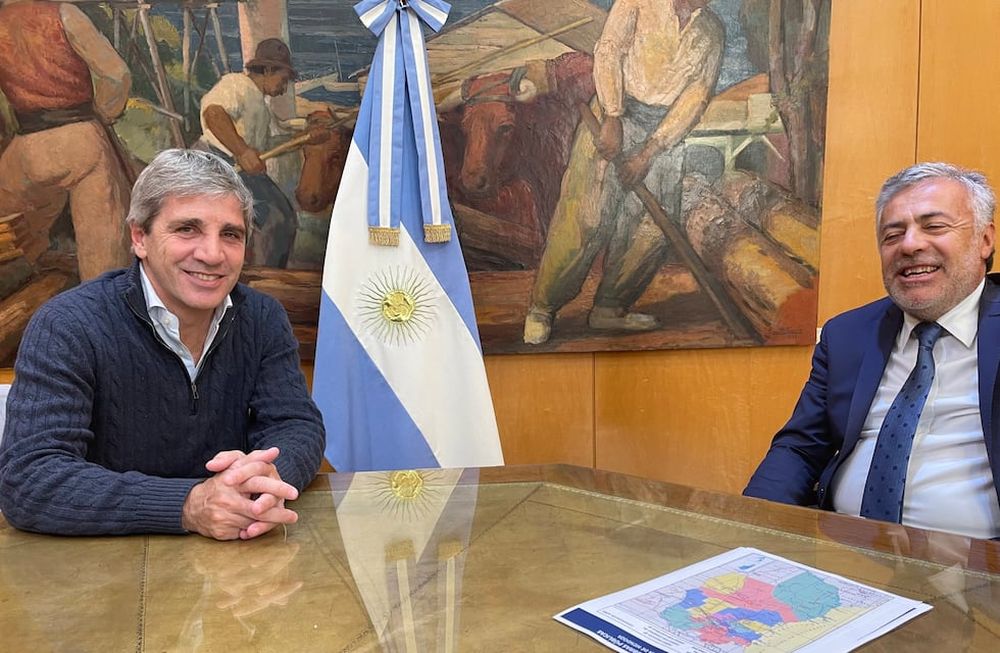El ministro de Economía y el gobernador Alfredo Cornejo.