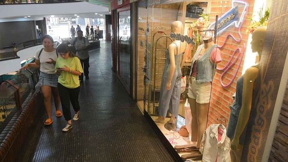 Cayeron las ventas y los comercios atraviesan una grave crisis, así lo denunció la FEM. Foto:José Gutierrez / Los Andes / Archivo.