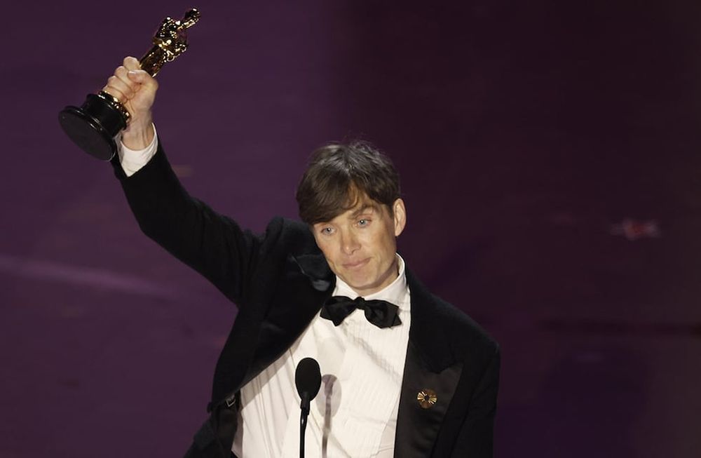Los Angeles (United States), 10/03/2024.- Cillian Murphy reacts on stage after Murphy won the Oscar for Best Actor In A Leading Role during the 96th annual Academy Awards ceremony at the Dolby Theatre in the Hollywood neighborhood of Los Angeles, California, USA, 10 March 2024. The Oscars are presented for outstanding individual or collective efforts in filmmaking in 23 categories. EFE/EPA/CAROLINE BREHMAN