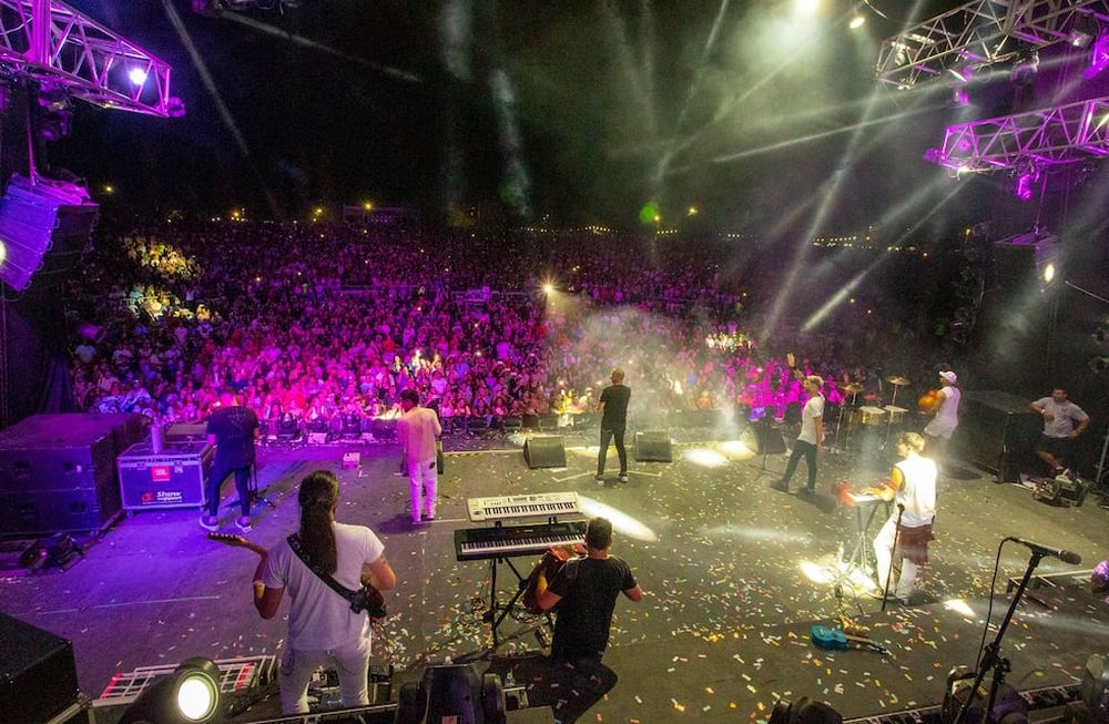El Teatro Griego Maipú debutó con una fiesta multitudinaria