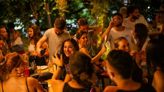 El vermut se ha afianzado como una bebida que los argentinos volvieron a consumir y las bodegas siguen lanzando productos. Foto: Gentileza La Fuerza