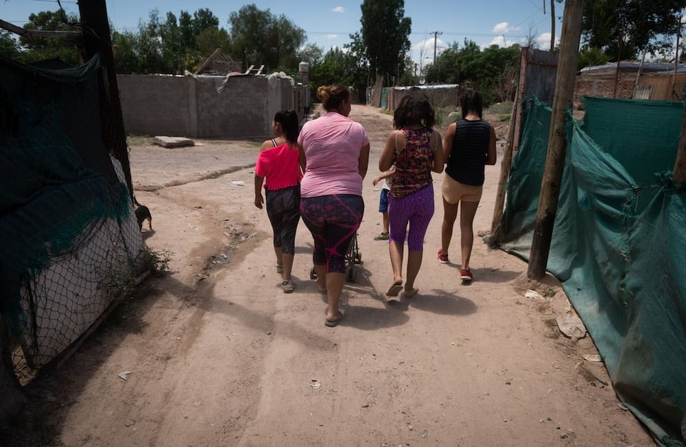 Una familia requiere alrededor de $99.000 para que no perciba que vive en condiciones de pobreza. Foto Ilustrativa/Ignacio Blanco/Los Andes.