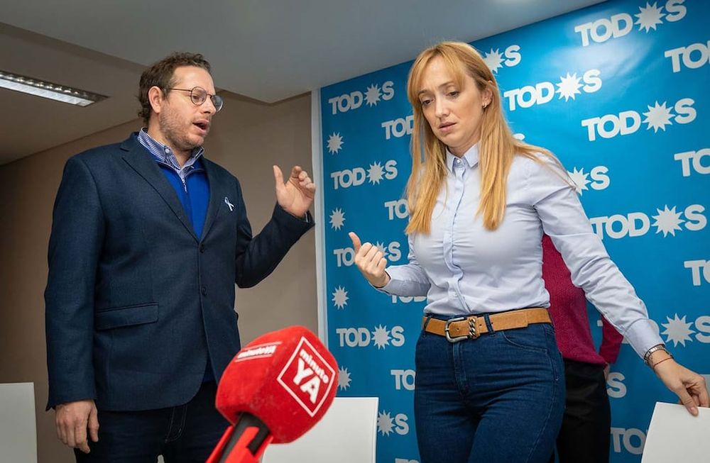 Anabel Fernández Sagasti en conferencia de prensa  junto a Lucas Ilardo - Ignacio Blanco / Los Andes