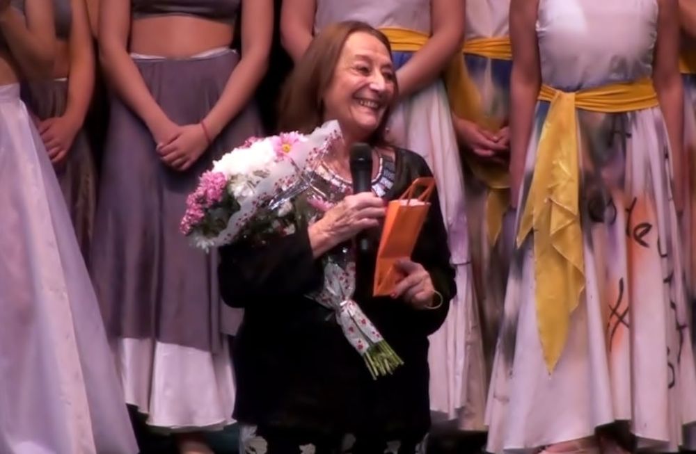 Maestra de varias generaciones, la coreógrafa cierra el año con una gran celebración.