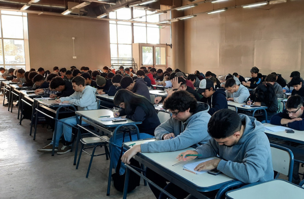 Aunque el 42% de sus estudiantes combina el cursado con un trabajo, el ITU de la UNCuyo registra indicadores de egreso por encima del promedio.