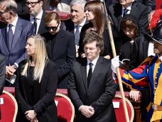 Milei se insoló en el funeral del papa Francisco y lo salvó la magia de Lilia Lemoine