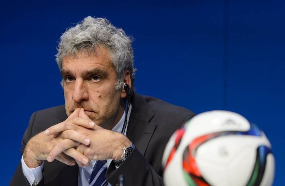 Ahora renunció Walter de Gregorio, vocero de Blatter, tras el escándalo por corrupción en la FIFA