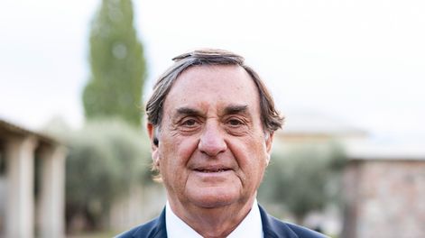 Carlos Pulenta, empresario y artífice del vino argentino, combina tradición familiar y proyectos innovadores en Luján de Cuyo.