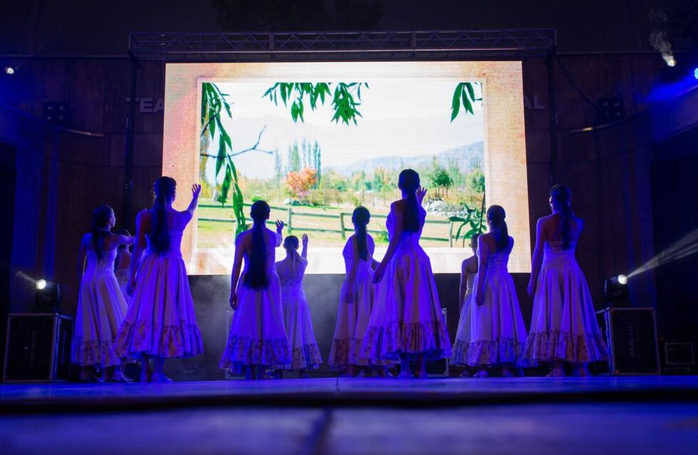 La Escuela Municipal de Danzas de la Ciudad cerró su año en el Mistral