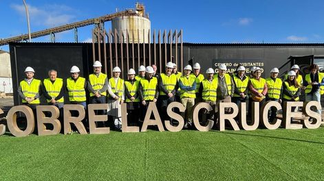 Los Andes | En Sevilla, Cornejo y la delegación argentina que viajó al Foro de Bruselas, recorrieron complejos mineros. Foto: Gobierno de Mendoza.