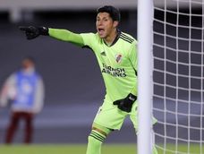 Enzo Pérez para la historia: cuando River ganó con un jugador en el arco por Copa Libertadores y un Monumental vacío.&nbsp;