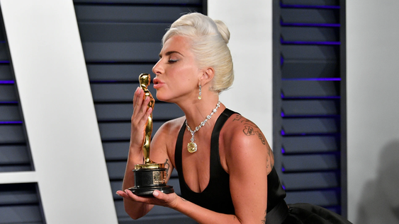 La película con Lady Gaga que deja Netflix: tiene un Oscar.
