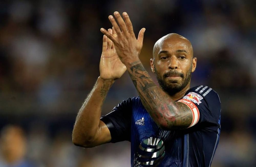 Thierry Henry colgó los botines y se convirtió en asesor de un canal de TV