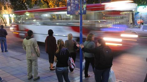 Más de la mitad de los mendocinos usa el transporte público: aunque baja su uso en otras provincias, en Mendoza se mantiene