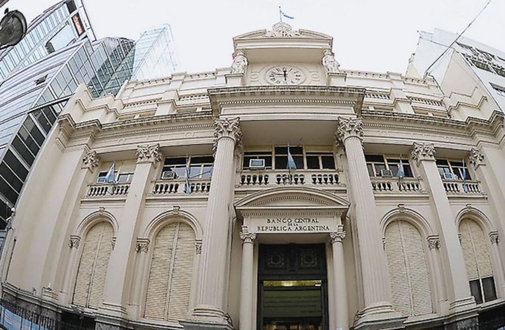 El Banco Central bajó la tasa de referencia al 55%