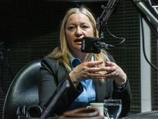 La vicegobernadora Hebe Casado visitó el estudio de Aconcagua Radio