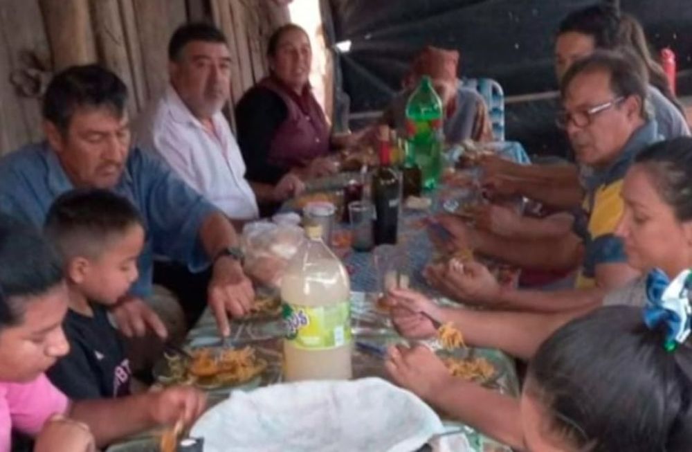 Hay seis detenidos por la desaparición de Loan. El tío, Antonio Benítez; su pareja amiga, conformada por Daniel Ramírez y Mónica Millapi; el comisario Walter Maciel y el matrimonio de María Victoria Caillava y Carlos Pérez.