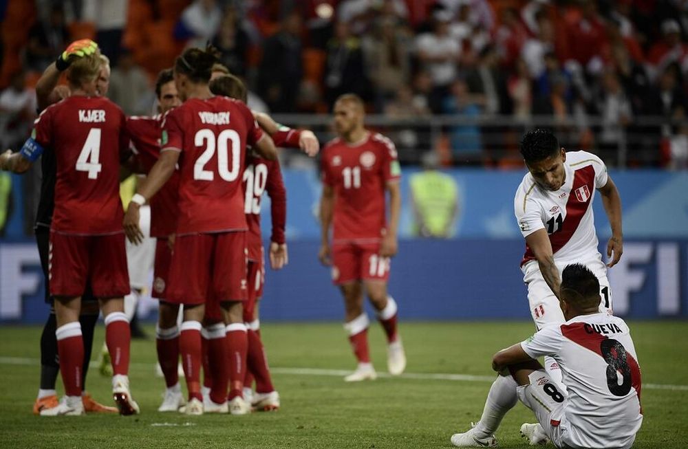 El Perú de Gareca falló un penal y cayó contra Dinamarca