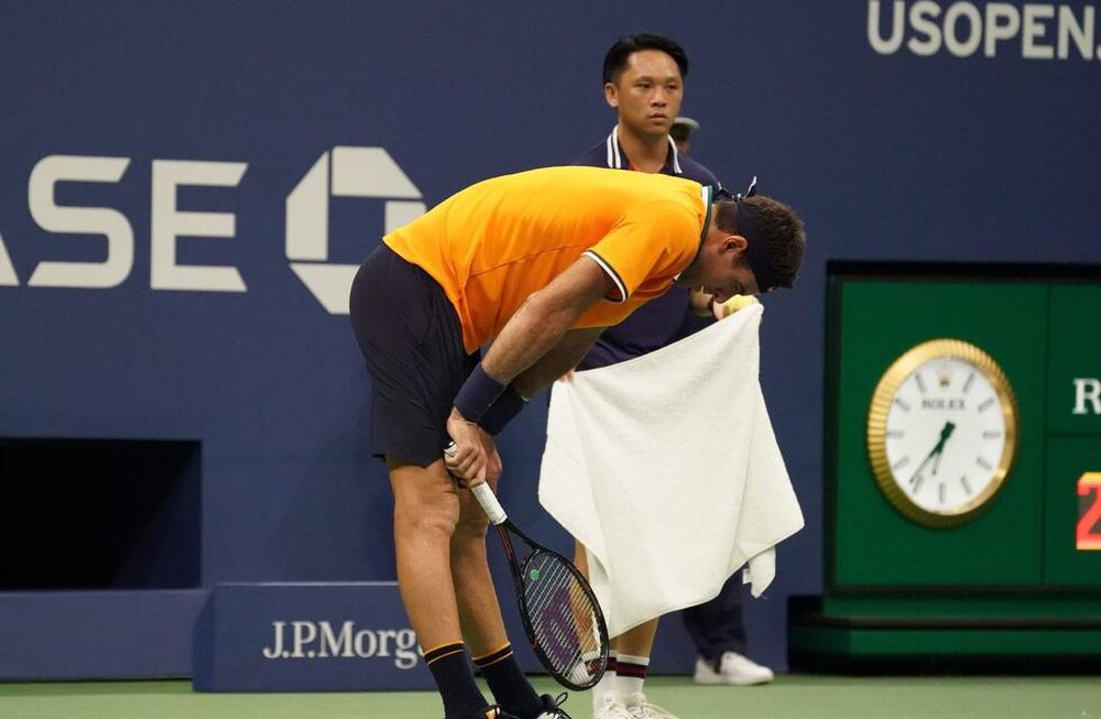 Del Potro sufrió una fractura de rotula y se perderá lo que queda de la temporada de tenis