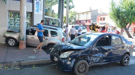 Los Andes | Choque en Adolfo Calle y Dorrego - Nicolás Ríos