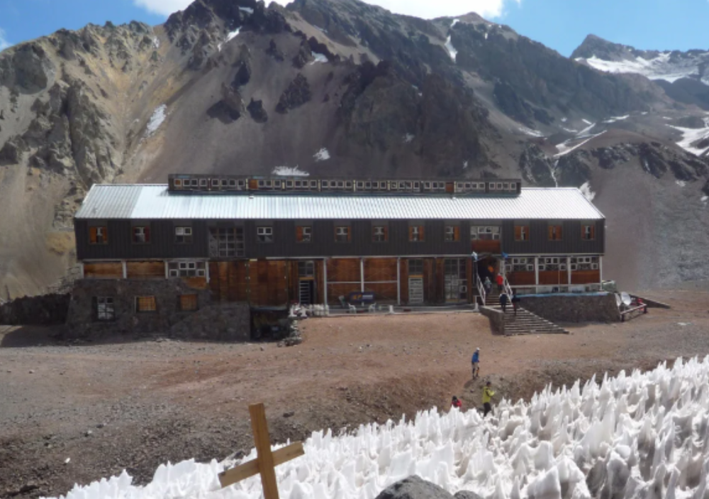 El más alto y el más lujoso de Argentina: los hoteles que brillaban en la Cordillera y hoy son 