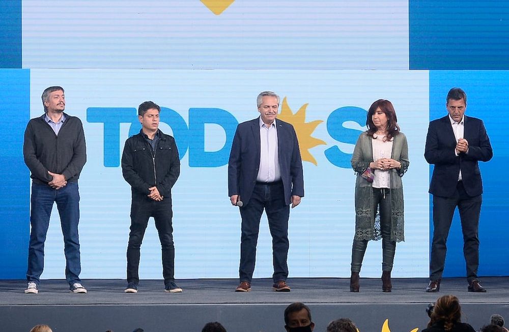 Máximo Kirchner, Axel Kicillof, Alberto Fernández, Cristina Fernández de Kirchner y Sergio Massa, referentes del Frente de Todos.