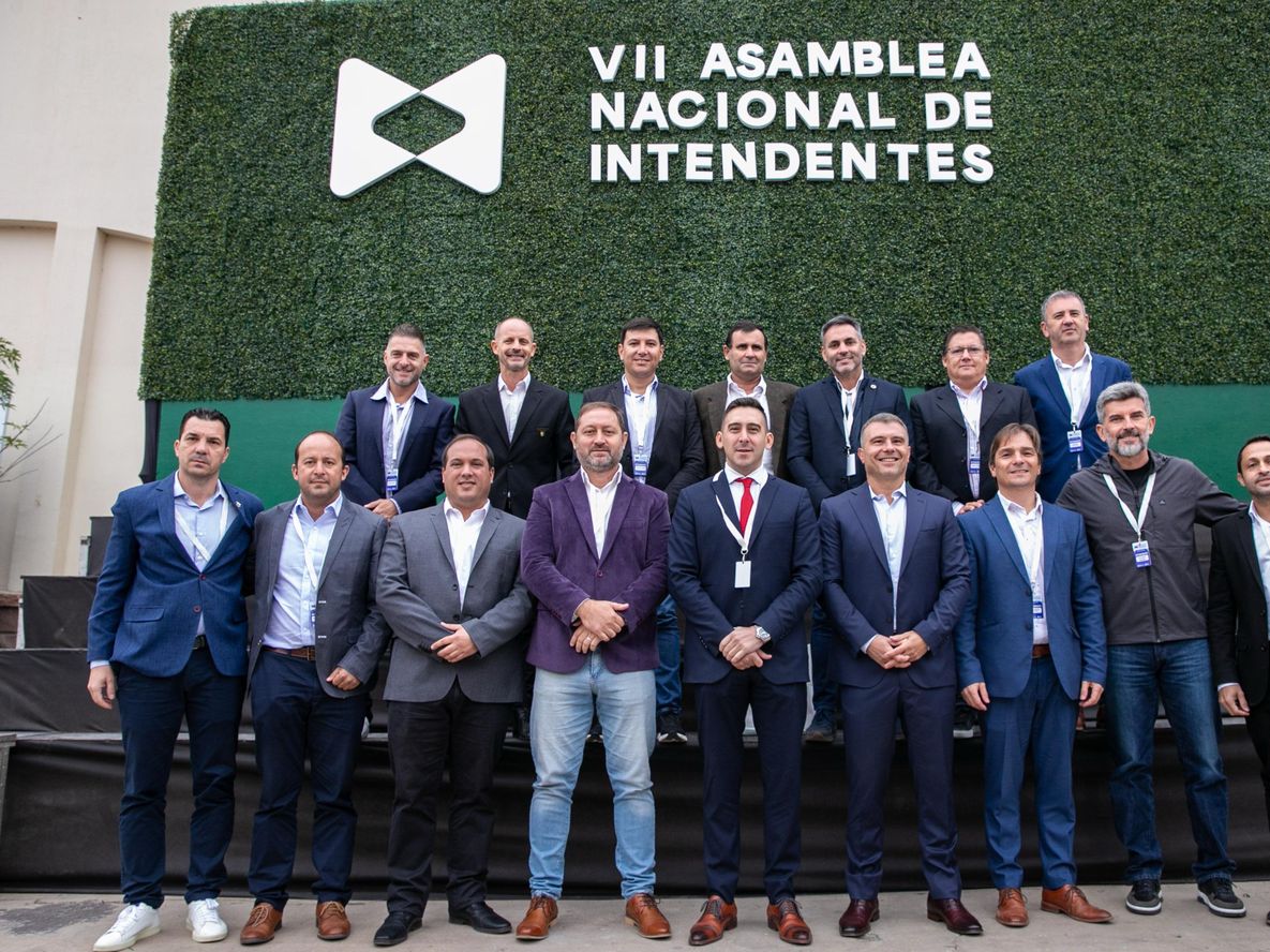Política en off: Paco Pérez vuelve a estudiar, la cumbre de la UCR que no fue y fobia electoral en el PJ