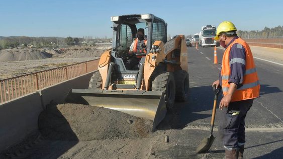 La pelea por la vigencia de los convenios colectivos impactará de lleno en los bolsillos de los trabajadores viales. Foto: Orlando Pelichotti