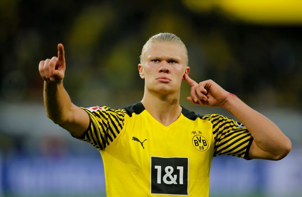 Erling Haaland, en la mira de muchos clubes, podría inclinarse por el Manchester United.