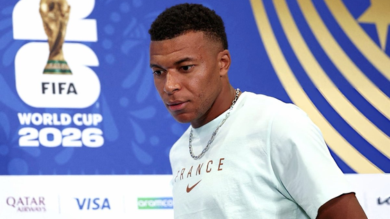 El jugador francés fue contundente: “Messi y Cristiano están por encima de todos”.