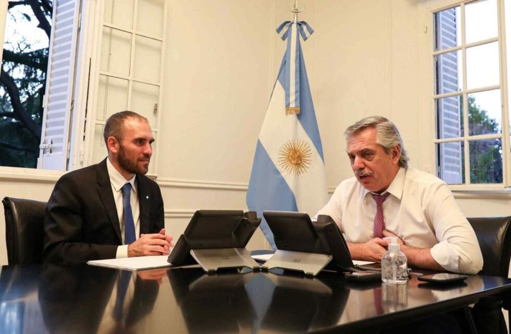 Fernández y Guzmán, parten el 10 de mayo hacia Europa para acordar un “puente de tiempo” con el Club de París. / Foto: Presidencia