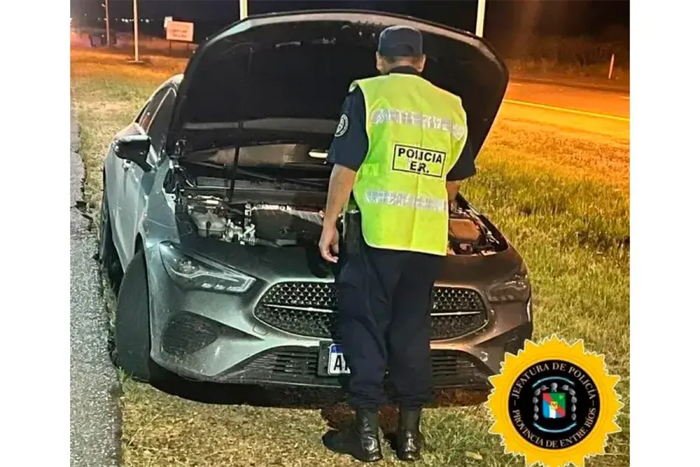 El automóvil Mercedes Benz CLA 200 de Aaron Moisés Guerrero Hernández, Foto Policía de Entre Ríos.