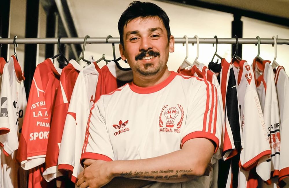 Gonzalo Varas, el ilustrador que cumplió el sueño del hincha en Huracán Las Heras