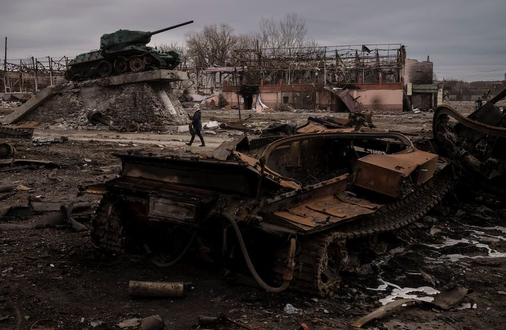 La mujer reveló que soldados rusos invadieron su casa, mataron a tiros su esposo y la violaron repetidamente durante varias horas el 9 de marzo.. (Felipe Dana/ AP)