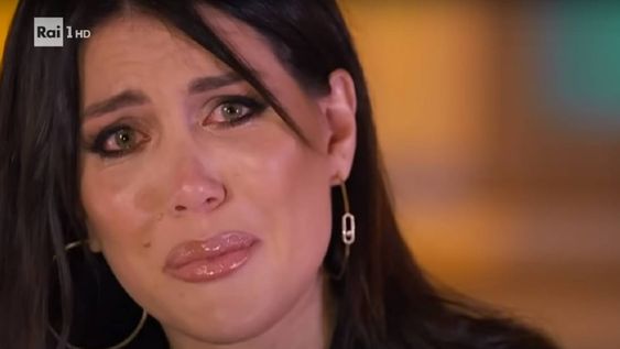 Wanda Nara rompió en llanto en la tevé italiana. (Captura Rai)