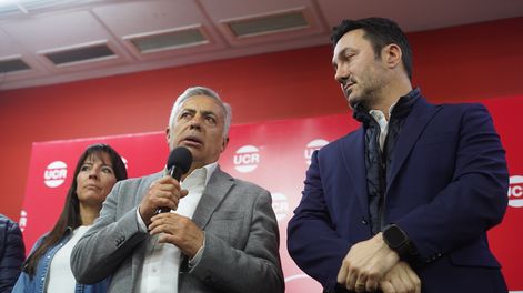 El gobernador Alfredo Cornejo y el candidato a diputado nacional de La Libertad Avanza, Luis Petri. Archivo Los Andes