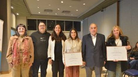 Las bioquímicas Sandra Furfuro y Jimena Cejas fueron distinguidas en la Legislatura de Mendoza por tarea en el Laboratorio de Análisis de ADN de la Facultad de Ciencias Médicas de la UNCuyo. &nbsp;