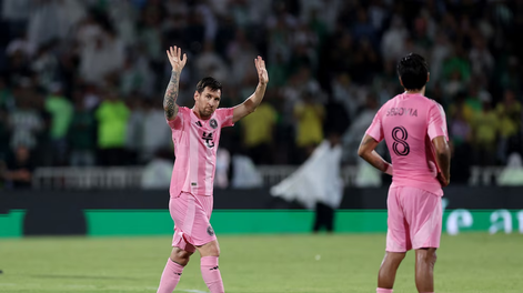 A los 75, la Pulga se retiró ovacionada del estadio colombiano. Messi volivó a brillar.&nbsp; &nbsp;