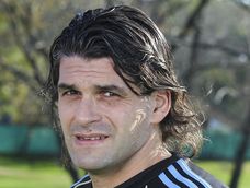 El ex jugador y ex representante Alejandro Mancuso fue acusado de vender licencias de entrenador truchas tras una investigación periodística en Brasil