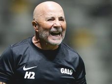 El entrenador de 65 Años, dejó de ser el técinco del Galo.