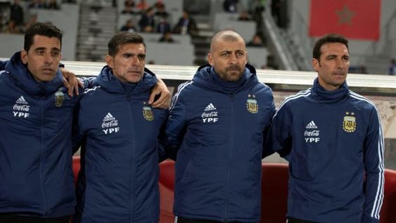 Lionel Scaloni y sus asistentes Walter Samuel y Roberto Fabián Ayala, quienes estarán al frente de la Selección Argentina. / Gentileza.