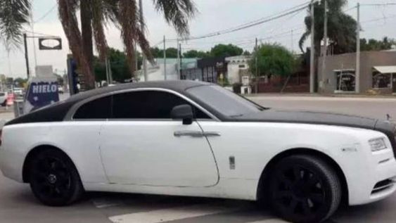 Tevez pasó por Marcos Juárez con su Rolls Royce de lujo. / Gentileza.