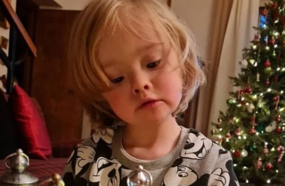 La pequeña Alba tiene síndrome de Down y fue rechazada no solo por su madre biológica, sino por más de 20 familias, hasta que conoció a Luca y cambió su vida