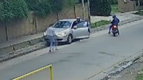 Los Andes | La mujer logró evitar que se robaran su auto. El Doce.