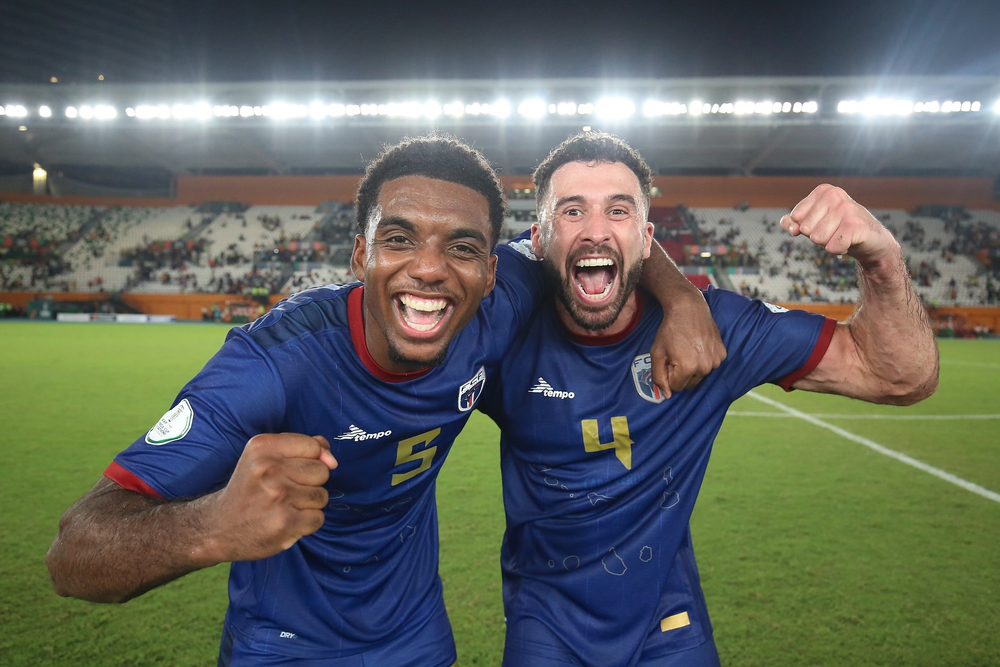 Roberto Lopes junto a su compa&ntilde;ero de saga en Cabo Verde, Logan Costa.
