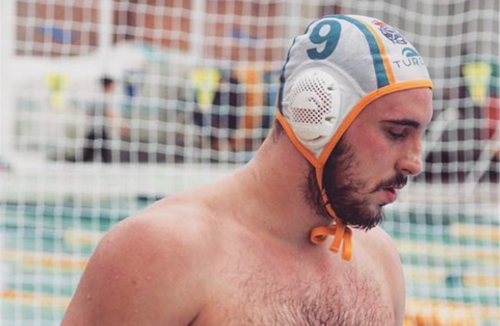 Víctor Gutiérrez, deportista del Club Natación Terrassa, Barcelona, compartió en sus redes sociales que fue víctima de homofobia. Foto: Gentileza