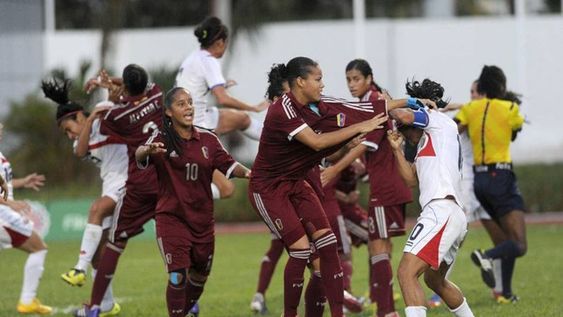 Agresiones en el fútbol femenino con patadas, trompadas e insultos